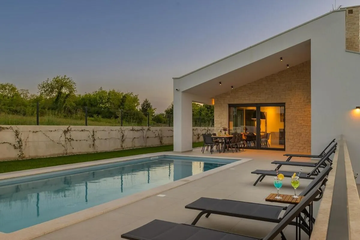 Villa Dianthe By Istrialux Tomisici