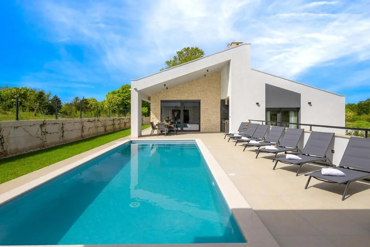 Villa Dianthe By Istrialux Tomisici