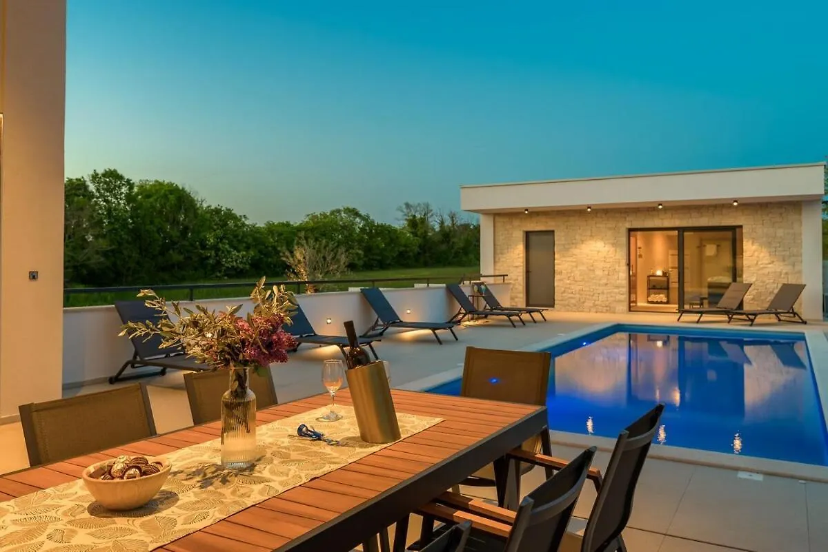 Villa Dianthe By Istrialux Tomisici